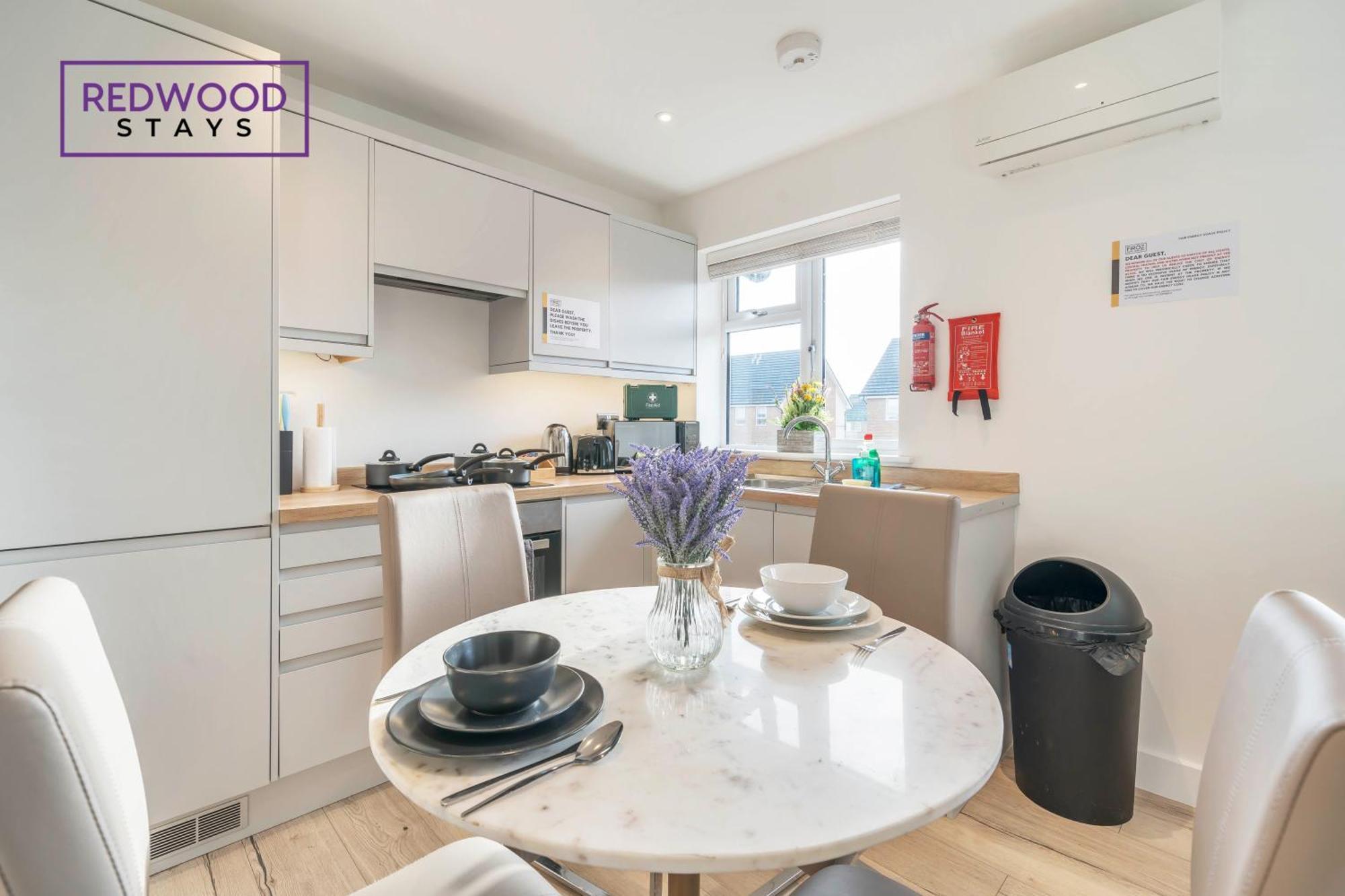 Modern Serviced Apartments For Contractors & Families With Free Parking, Wifi & Netflix By Redwood Stays Basingstoke Luaran gambar
